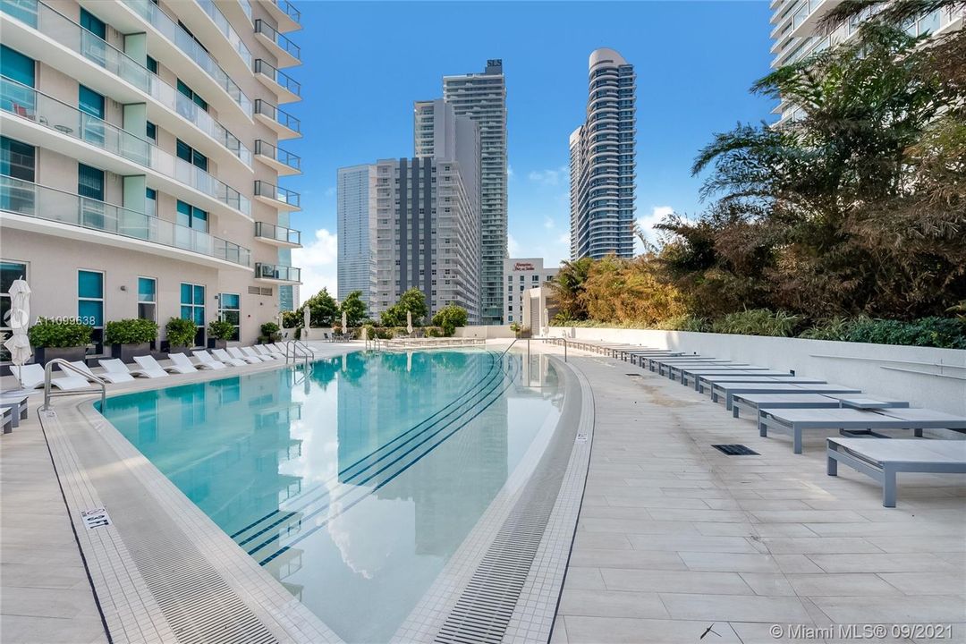 Recently Rented: $5,000 (2 beds, 2 baths, 1195 Square Feet)