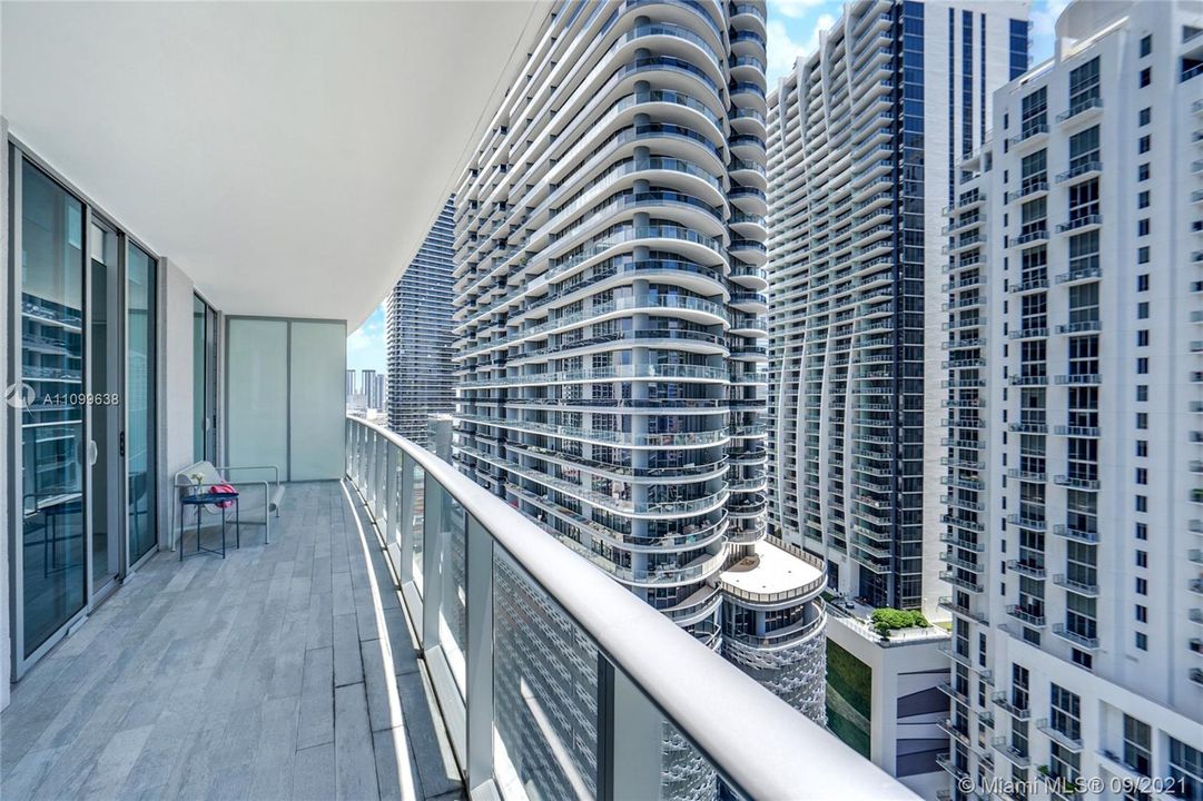 Recently Rented: $5,000 (2 beds, 2 baths, 1195 Square Feet)