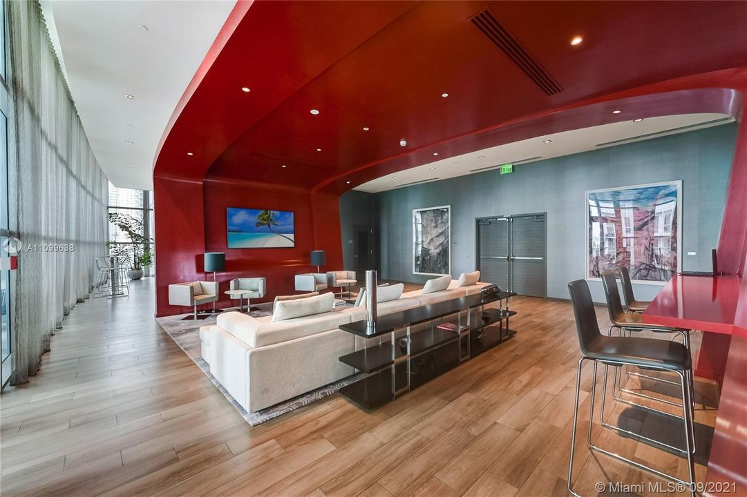 Recently Rented: $5,000 (2 beds, 2 baths, 1195 Square Feet)