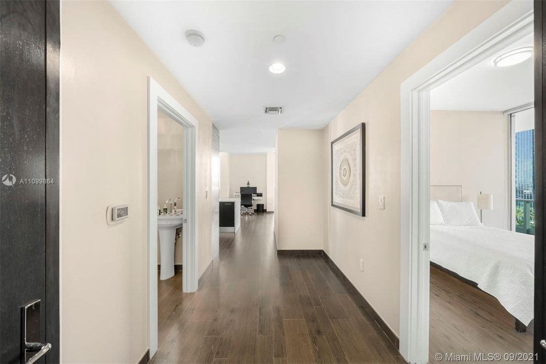 Recently Sold: $1,100,000 (2 beds, 3 baths, 1694 Square Feet)