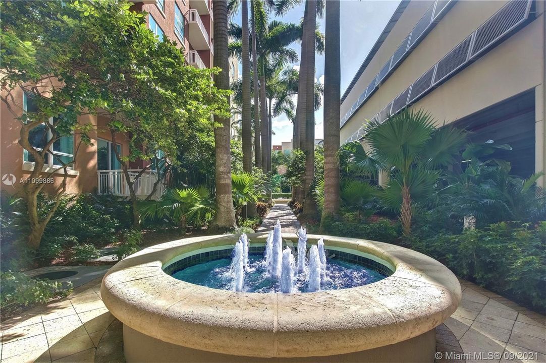 Recently Sold: $500,000 (2 beds, 2 baths, 1347 Square Feet)