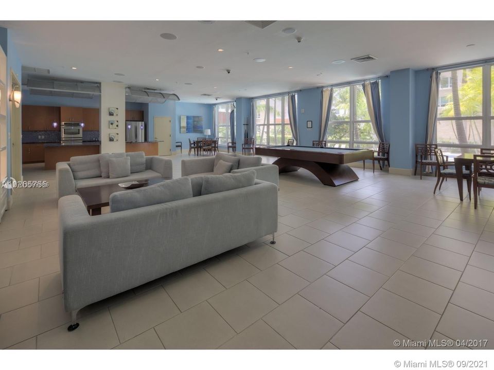 Recently Sold: $500,000 (2 beds, 2 baths, 1347 Square Feet)