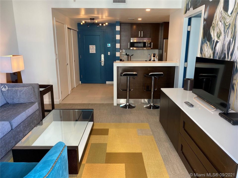 Recently Sold: $325,000 (1 beds, 1 baths, 644 Square Feet)