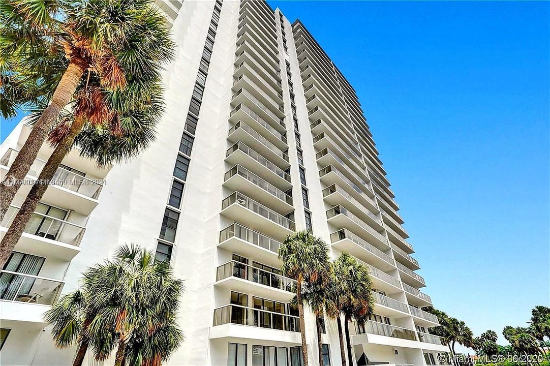 Recently Sold: $363,000 (2 beds, 2 baths, 1054 Square Feet)