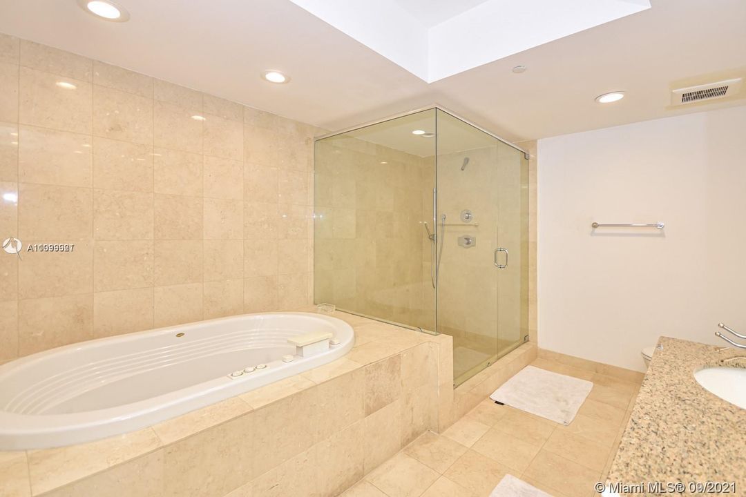 Недавно арендовано: $7,200 (2 спален, 2 ванн, 1886 Квадратных фут)