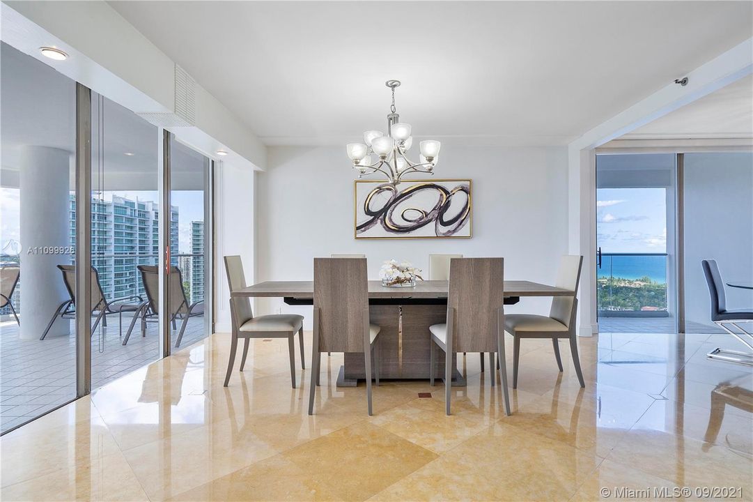 Recently Sold: $750,000 (2 beds, 2 baths, 1901 Square Feet)