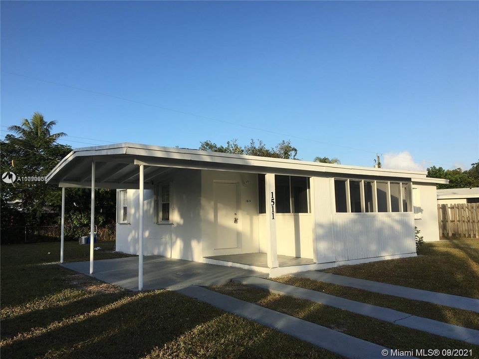 Recently Rented: $2,600 (3 beds, 2 baths, 1032 Square Feet)