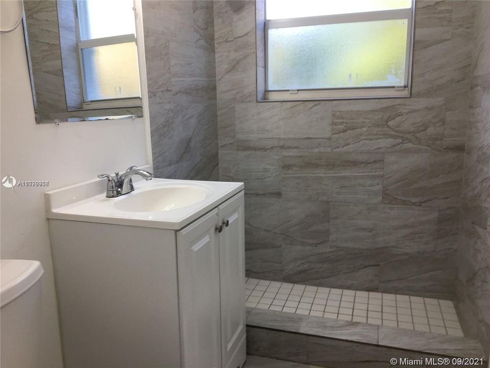 最近租的: $2,600 (3 贝兹, 2 浴室, 1032 平方英尺)