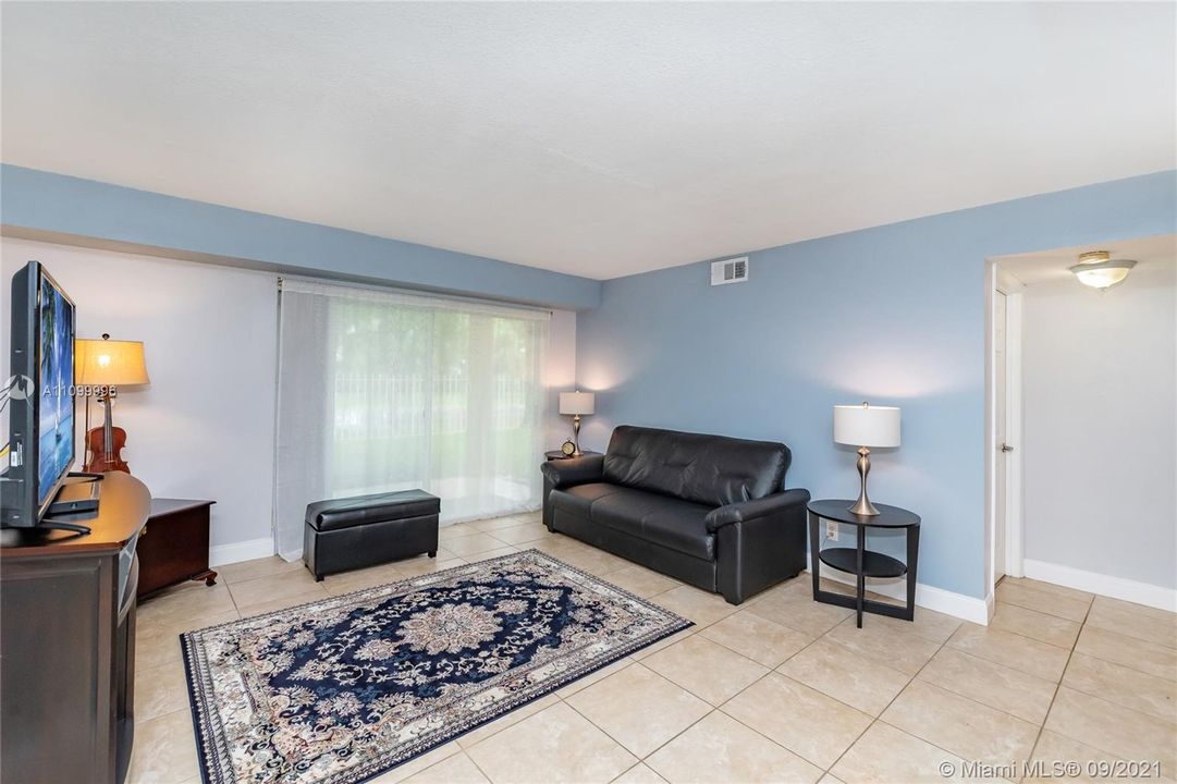Recently Sold: $215,000 (2 beds, 2 baths, 1075 Square Feet)