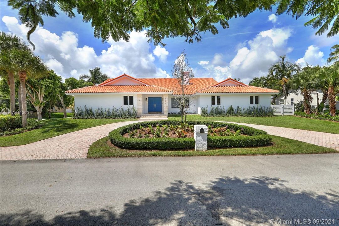 Recently Sold: $1,299,000 (5 beds, 4 baths, 4825 Square Feet)