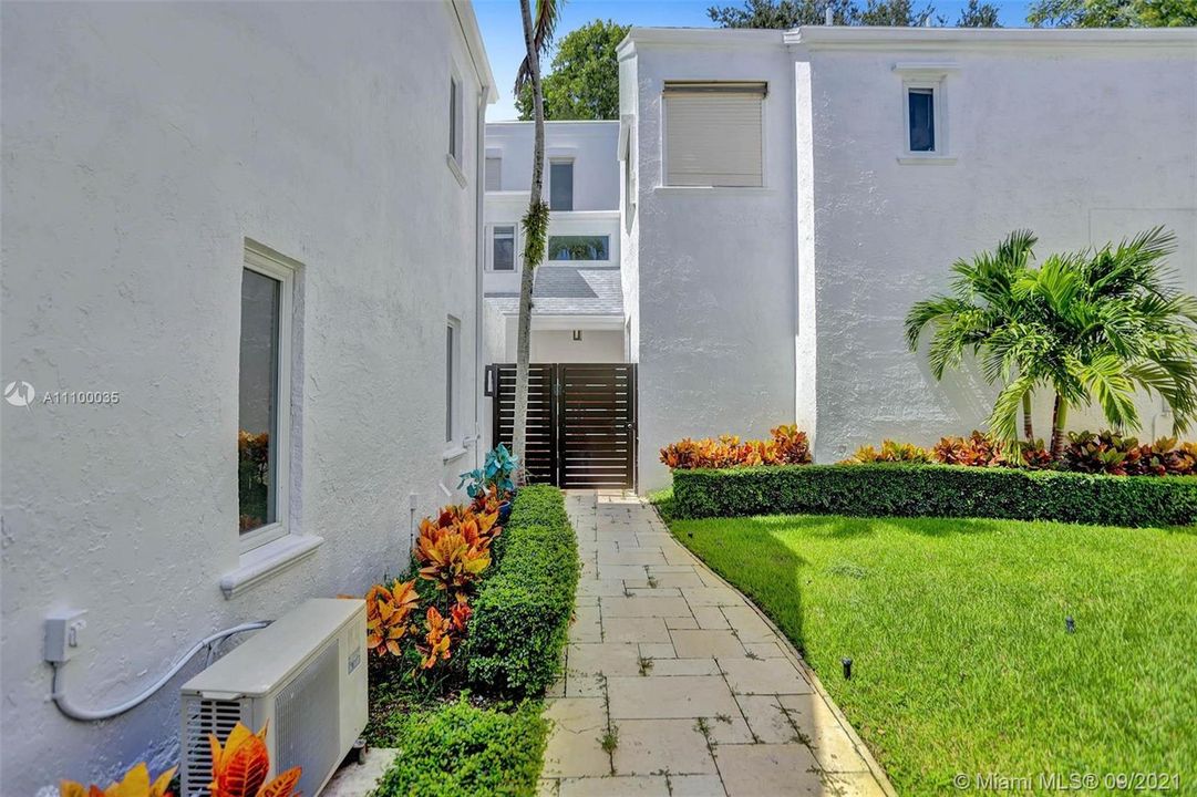 Recently Sold: $1,500,000 (4 beds, 3 baths, 3970 Square Feet)
