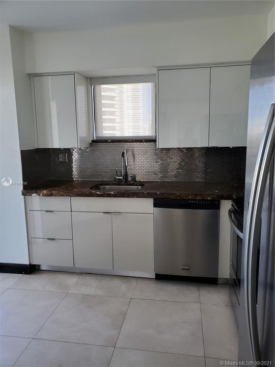 Recently Rented: $2,950 (3 beds, 2 baths, 1389 Square Feet)