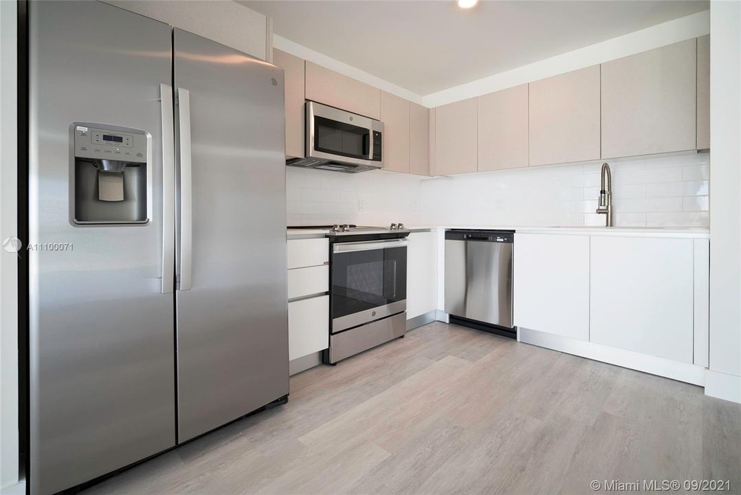 Recently Rented: $2,300 (1 beds, 1 baths, 980 Square Feet)