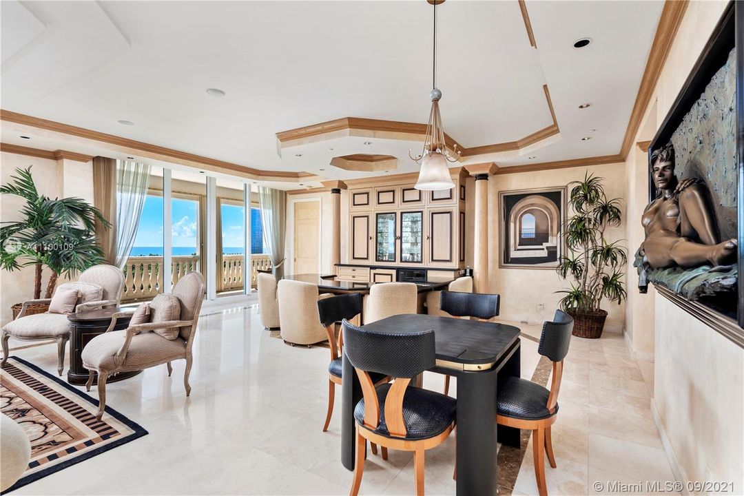 Recently Sold: $2,599,000 (5 beds, 6 baths, 4320 Square Feet)