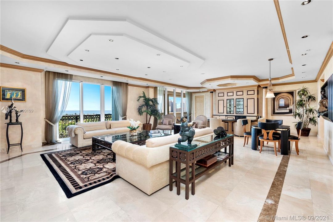 Recently Sold: $2,599,000 (5 beds, 6 baths, 4320 Square Feet)