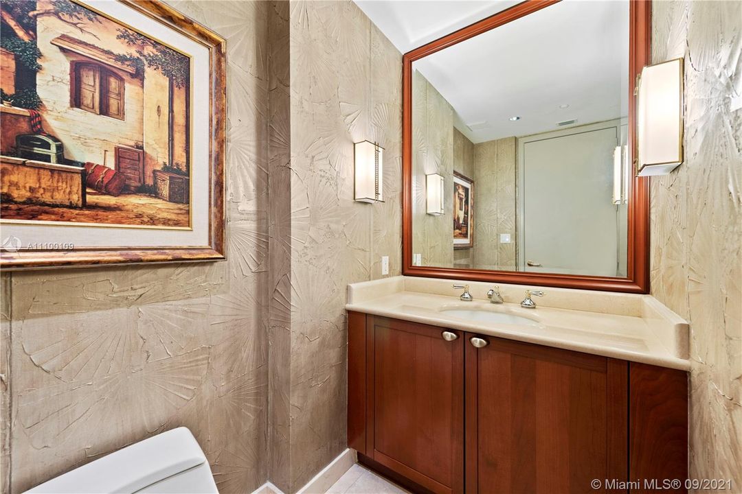 最近售出: $2,599,000 (5 贝兹, 6 浴室, 4320 平方英尺)