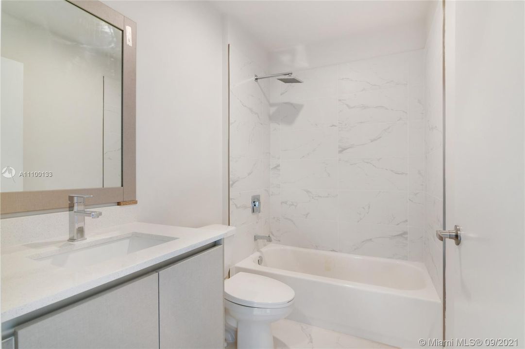 Recently Sold: $449,000 (2 beds, 2 baths, 1325 Square Feet)