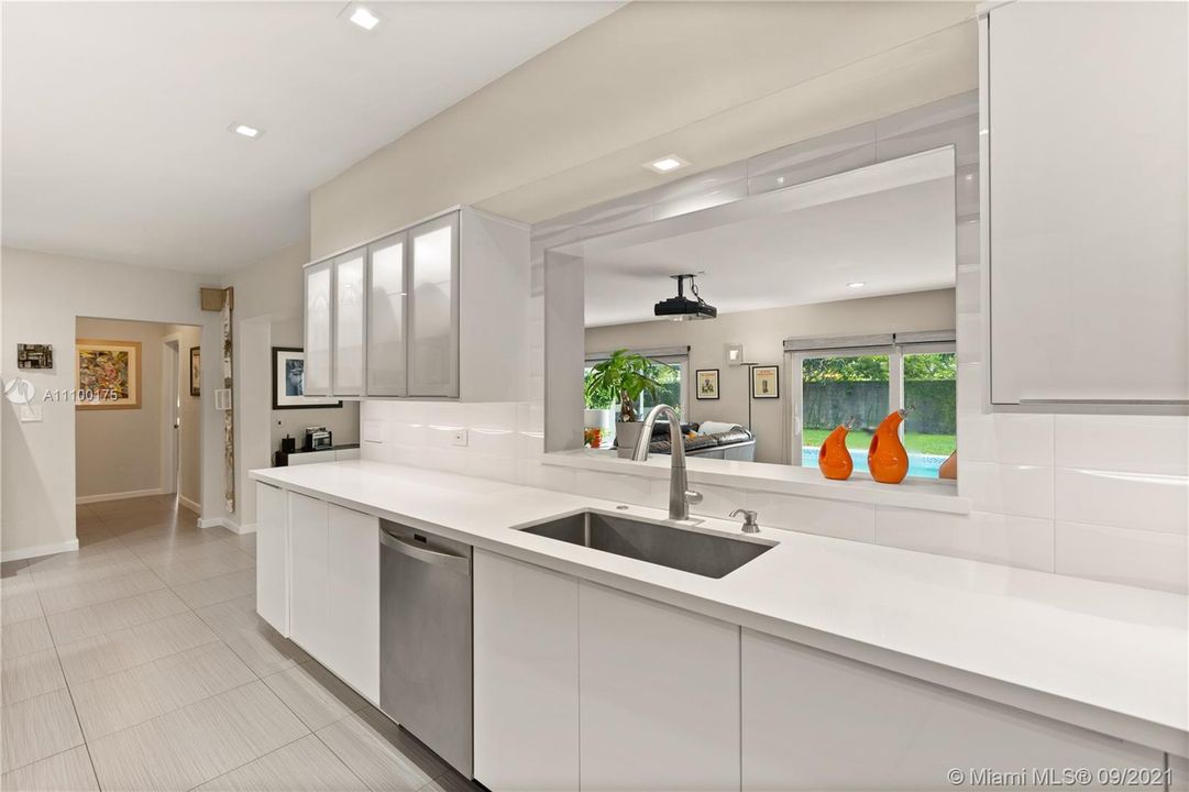 Recently Sold: $1,098,000 (4 beds, 2 baths, 3262 Square Feet)