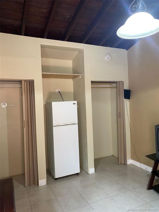 Recently Rented: $850 (0 beds, 1 baths, 1212 Square Feet)