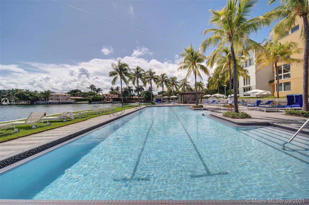 Recently Sold: $2,575,000 (4 beds, 5 baths, 3775 Square Feet)