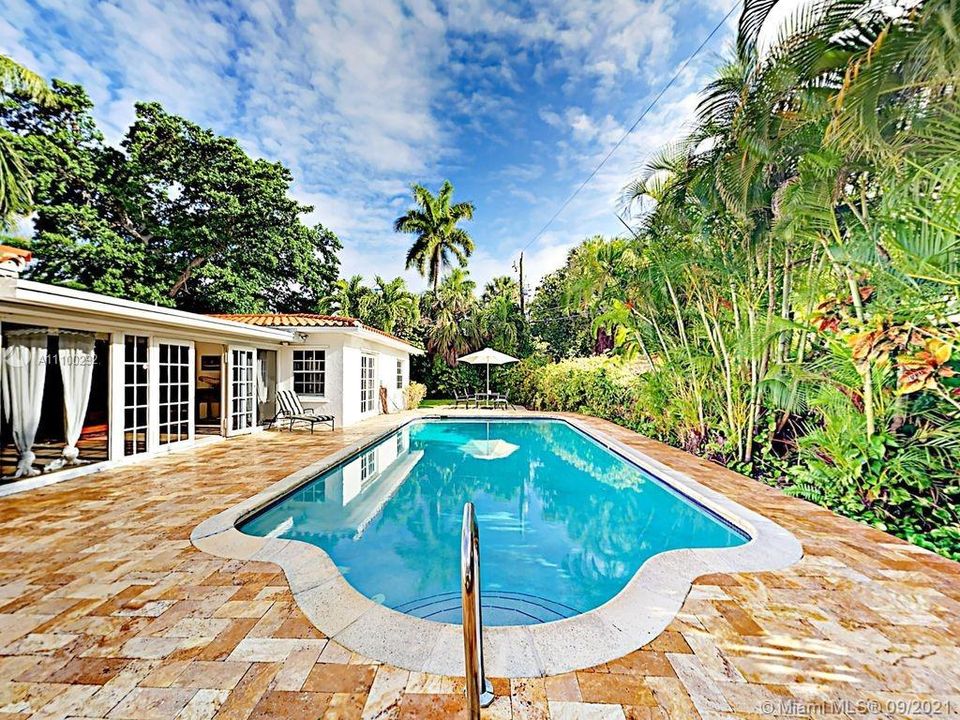 Recently Sold: $1,800,000 (4 beds, 4 baths, 2650 Square Feet)