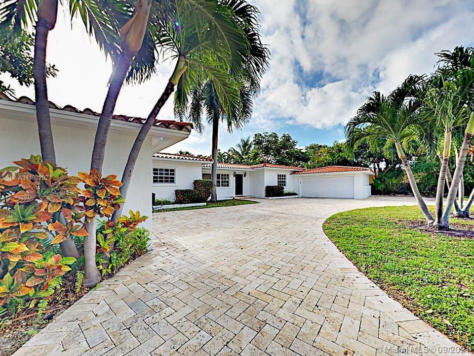 Recently Sold: $1,800,000 (4 beds, 4 baths, 2650 Square Feet)