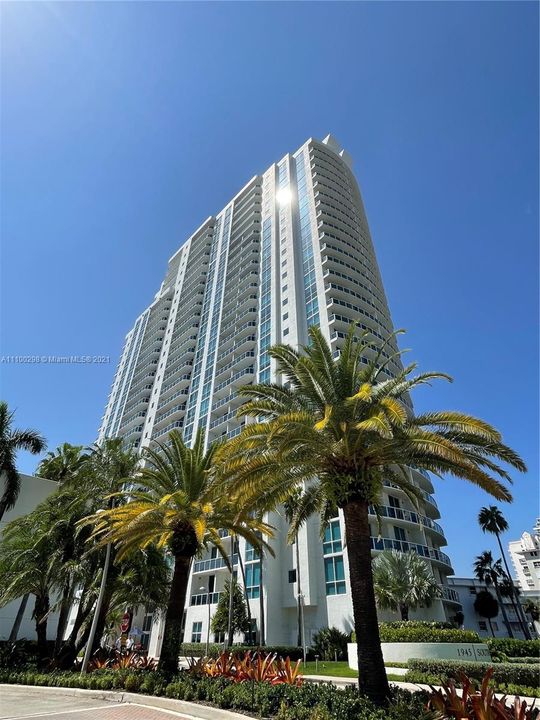 Recently Sold: $750,000 (2 beds, 2 baths, 1341 Square Feet)