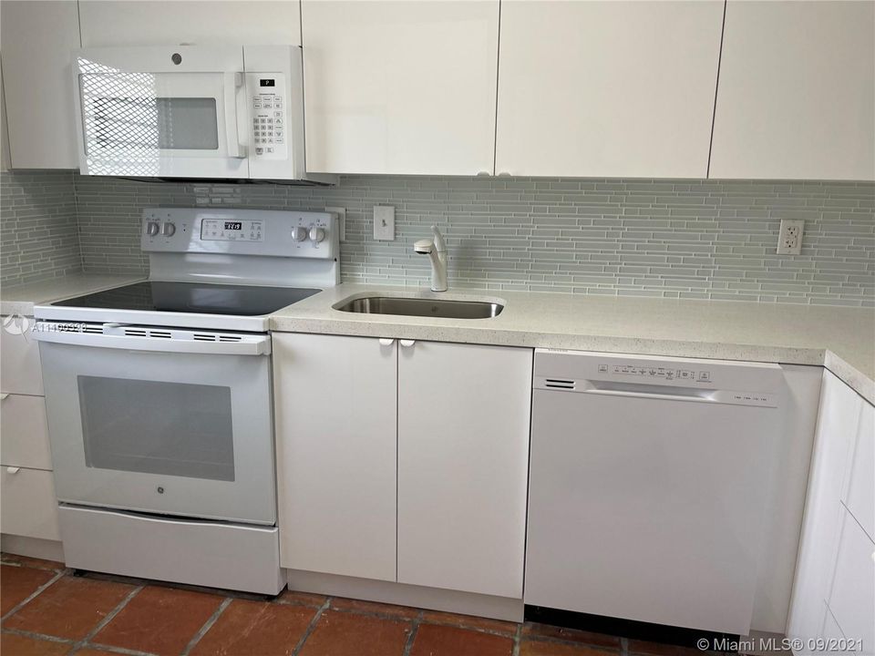 Recently Rented: $3,500 (2 beds, 2 baths, 1187 Square Feet)