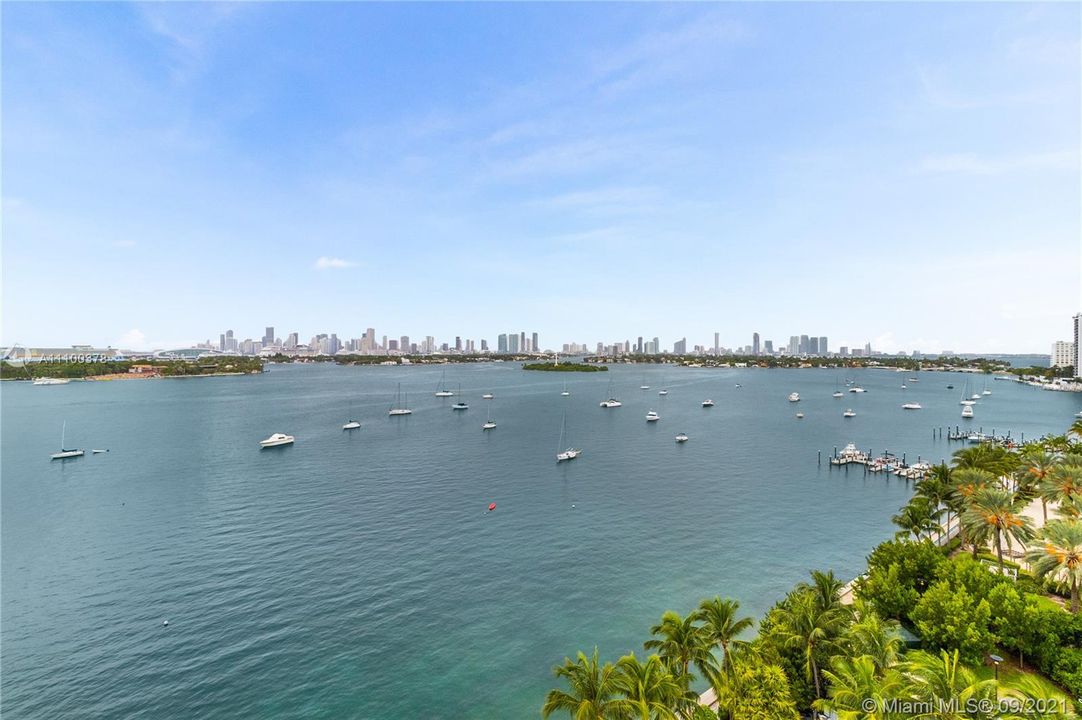 Recently Sold: $985,000 (2 beds, 2 baths, 1262 Square Feet)