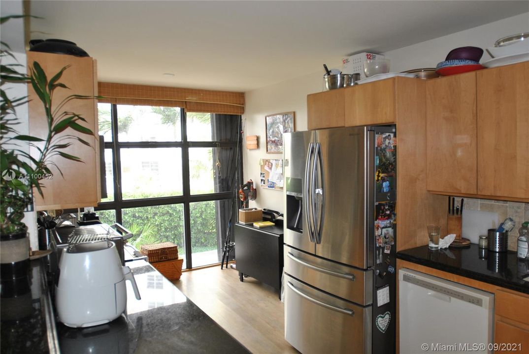 Recently Rented: $5,500 (2 beds, 2 baths, 1778 Square Feet)