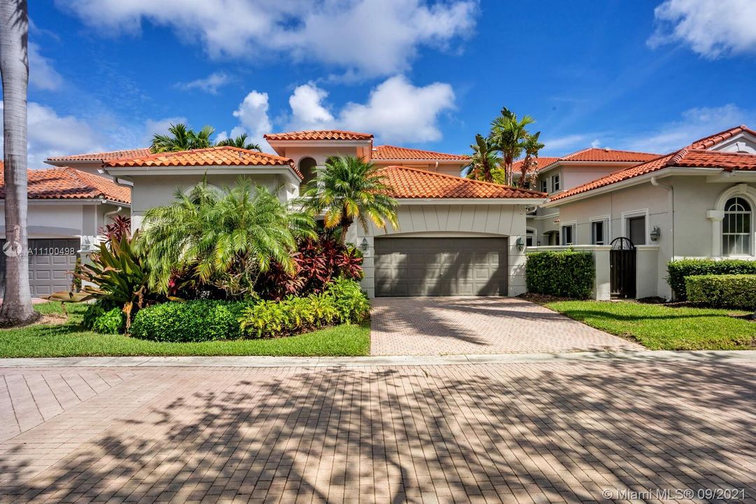 Recently Sold: $1,900,000 (5 beds, 4 baths, 3359 Square Feet)