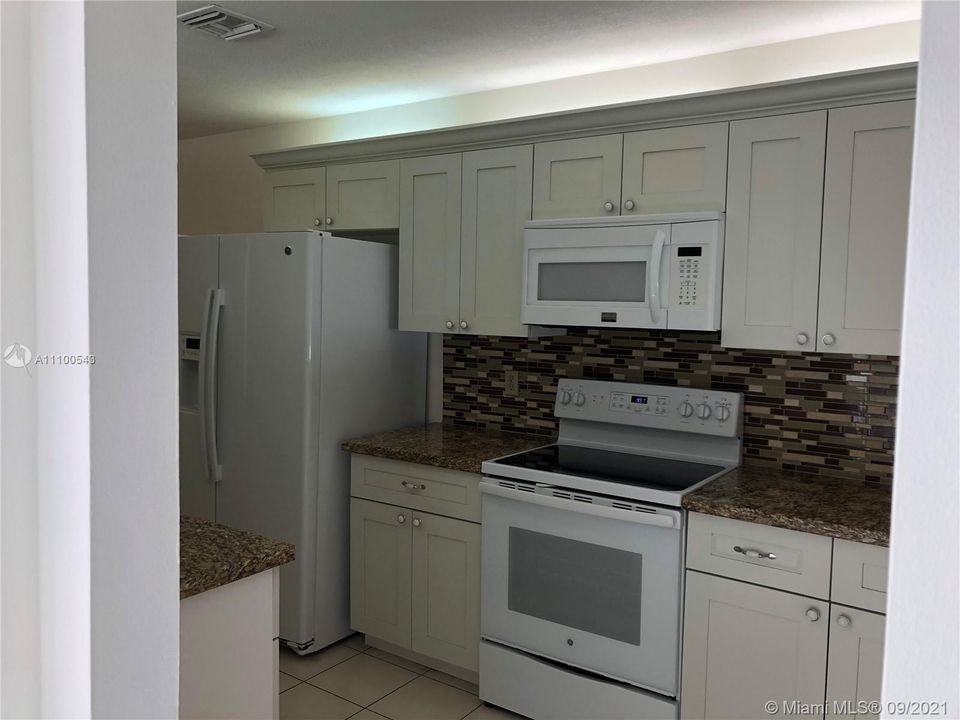 Recently Rented: $2,500 (2 beds, 2 baths, 1395 Square Feet)