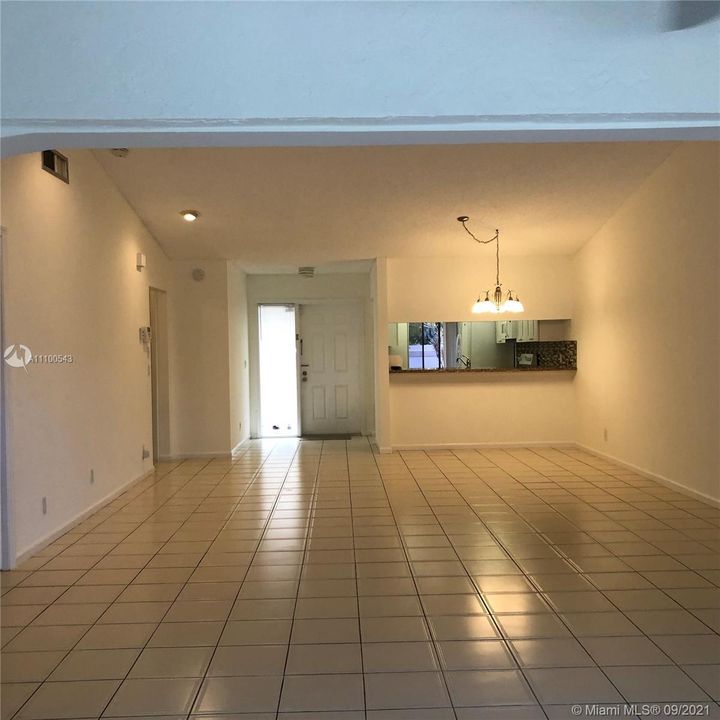 Recently Rented: $2,500 (2 beds, 2 baths, 1395 Square Feet)