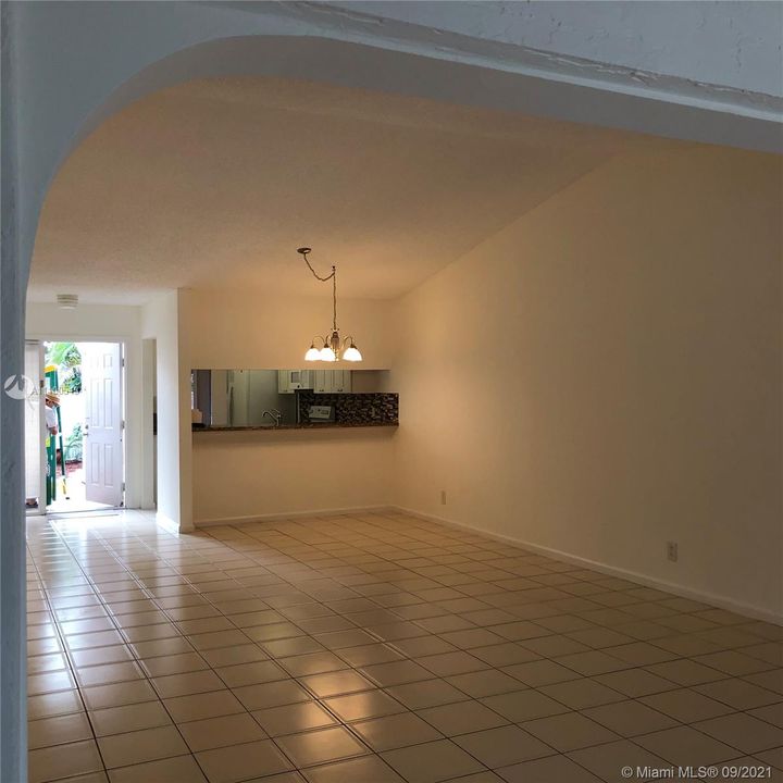 Recently Rented: $2,500 (2 beds, 2 baths, 1395 Square Feet)