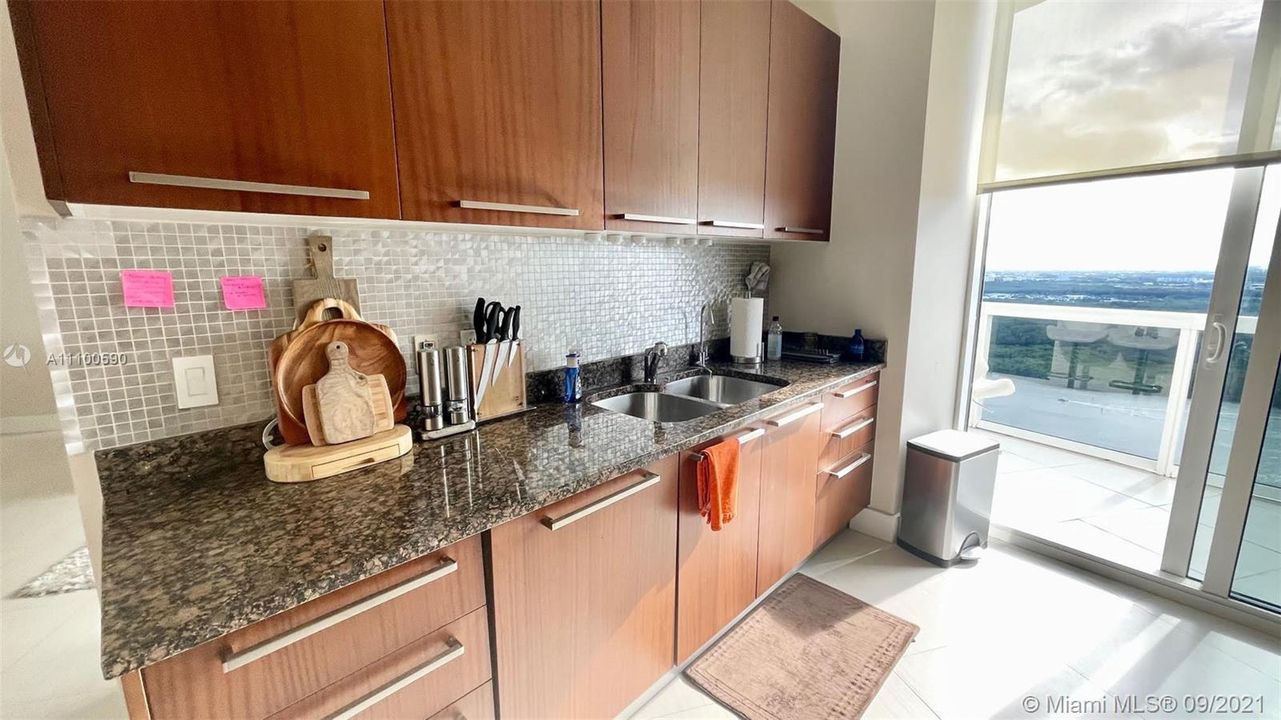 Recently Rented: $6,500 (2 beds, 2 baths, 1463 Square Feet)