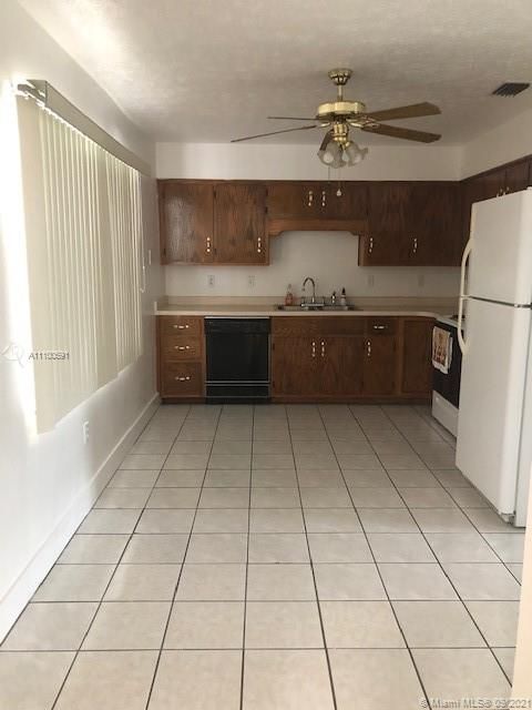 Recently Sold: $205,000 (2 beds, 2 baths, 1192 Square Feet)