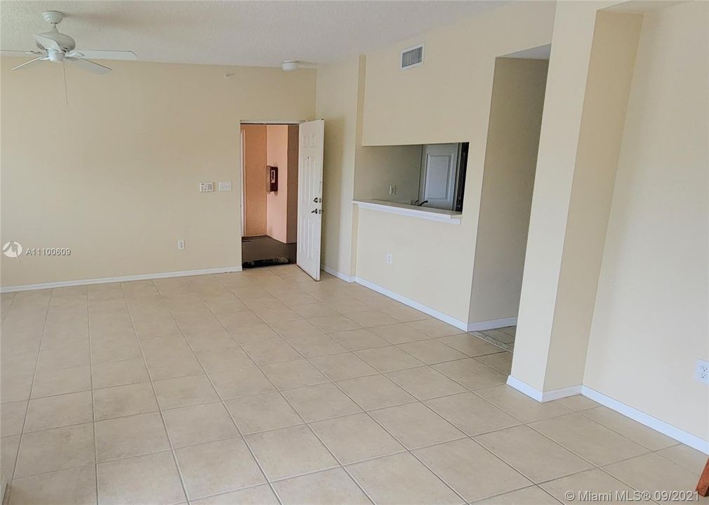 Recently Rented: $1,600 (1 beds, 1 baths, 833 Square Feet)