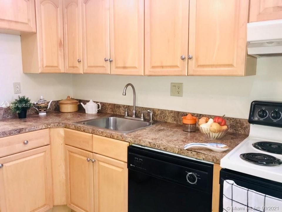 Recently Rented: $1,350 (1 beds, 1 baths, 750 Square Feet)