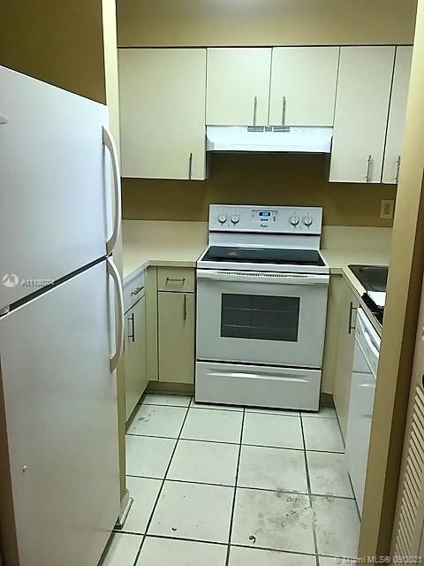 Recently Rented: $1,350 (1 beds, 1 baths, 848 Square Feet)