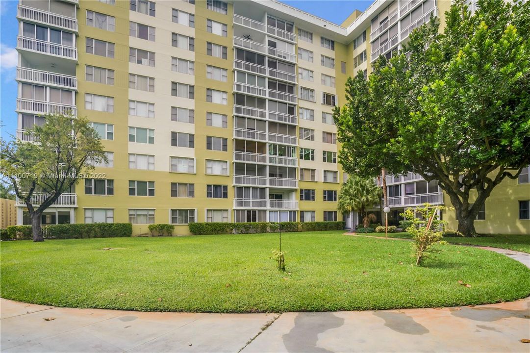Recently Sold: $104,900 (1 beds, 1 baths, 844 Square Feet)