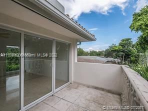 Recientemente alquilado: $7,000 (4 camas, 3 baños, 2612 Pies cuadrados)