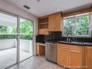 Recientemente alquilado: $7,000 (4 camas, 3 baños, 2612 Pies cuadrados)