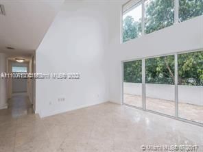 Recientemente alquilado: $7,000 (4 camas, 3 baños, 2612 Pies cuadrados)