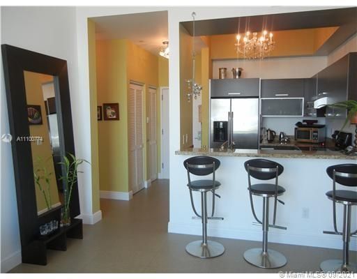 Recently Rented: $2,050 (1 beds, 1 baths, 821 Square Feet)