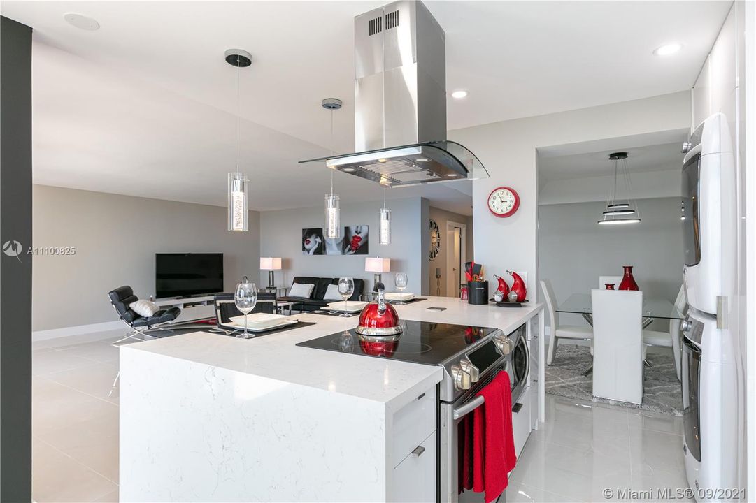 Recently Sold: $789,000 (2 beds, 2 baths, 1500 Square Feet)