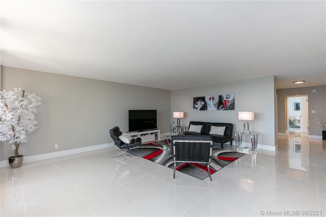 Recently Sold: $789,000 (2 beds, 2 baths, 1500 Square Feet)