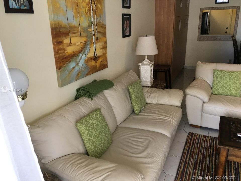 Recently Rented: $2,500 (1 beds, 1 baths, 780 Square Feet)