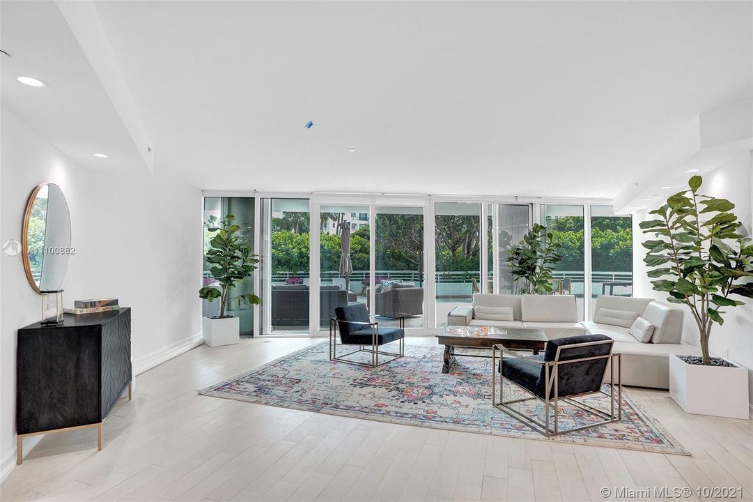 Recently Sold: $1,600,000 (5 beds, 5 baths, 3810 Square Feet)