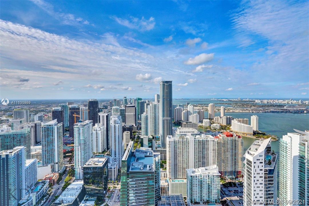 Recently Sold: $1,797,000 (2 beds, 2 baths, 1561 Square Feet)