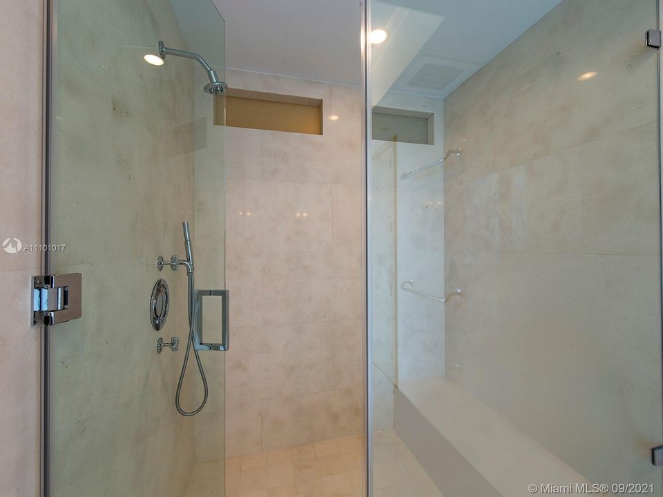 最近租的: $32,500 (4 贝兹, 4 浴室, 2954 平方英尺)